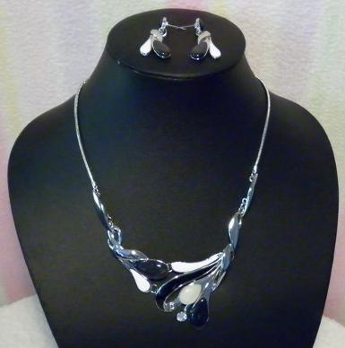 ชุดสร้อยคอ-ต่างหู (NE-120007-1)