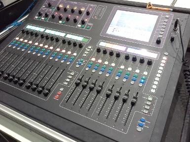 mixer Alen & heath 40 ch และ 48 ch digital GLD 80 จอ touch sceen พร้อม state box ใช้ ipad