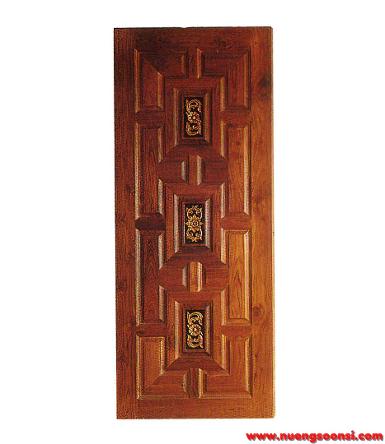 ประตูไม้สัก บานลูกฟักแกะลาย( E-04 )