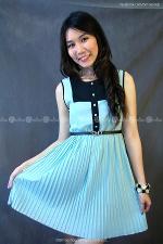 เดรสแขนกุด ผ้าหนังไก่เบาสบาย แต่งกระโปรงพลีท