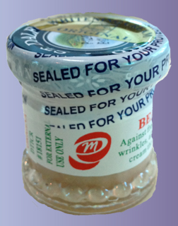 St. Dalfour Beauty Whitening Cream รุ่น em (สูตรน้ำนม)