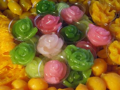 ขนมชั้นใบเตย (โขลกให้กลิ่นหอม)