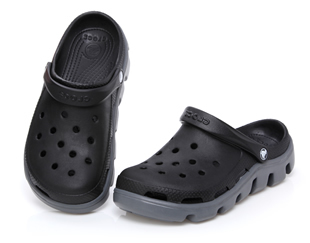 Crocs Duet Sport clog