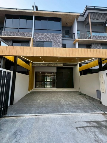 ให้เช่า ทาวน์โฮม แลนด์มาร์ค เอกมัย-รามอินทรา