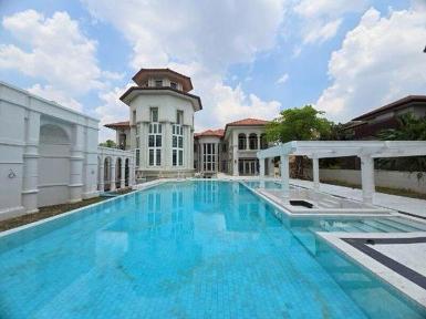 Grand Crystal แกรนด์ คริสตัล เนื้อที่ 2.5 ไร่ ถนนประดิษฐ์มนูธรร