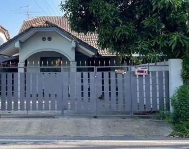ให้เช่าบ้านชั้นเดียว หมู่บ้านบัวทองเคหะ ถนนบางกรวยไทรน้อย นนทบุรี