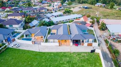 พลูวิลล่าให้เช่าห้วยใหญ่ พัทยา ขนาด 153 ตรว บ้านสร้างสไตล์ modern