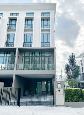 ให้เช่าทาวน์โฮม 4ชั้น พาทิโอ รัชโยธิน พหลโยธิน32 ใกล้เมเจอร์รัชโย