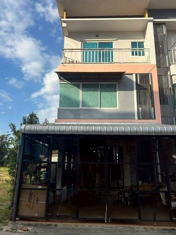 โซนเจ็ดยอด ขายด่วน 5 ล้าน ทาวน์โฮม 3 ชั้น เหมาะค้าขาย หรืออยู่อา