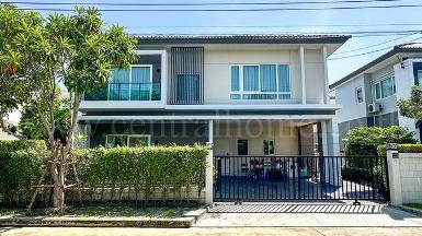 บ้านเดี่ยว เซนโทร พระราม 9 - กรุงเทพกรีฑา หลังใหญ่