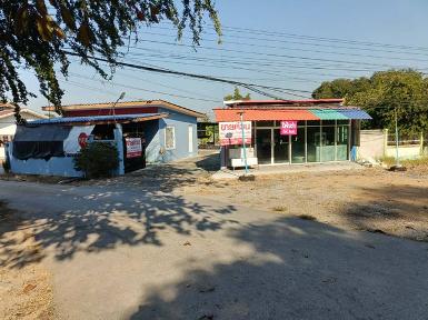 ขายที่ดินพร้อมสิ่งปลูกสร้าง ติดถนนพหลโยธิน อำเภอเมือง จังหวัดนครส