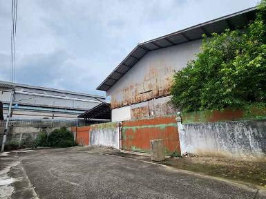 ขายโกดัง ถนนเพชรเกษม สามพราน ท่าข้าม พื้นที่ใช้สอยรวมกว่า 540 ตร.