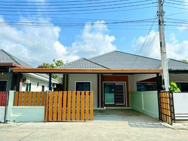 ถ.สุขุมวิท ต.เนินพระ ให้เช่าบ้าน 3นอน เซนตพร้อมเฟอร์ฯ 40 ตร.วา. 