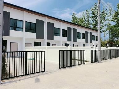 ขายทาวน์โฮม2น2น21ว.1.19ล.ฟรีโอน ต.ยุหว่า สันป่าตอง เชียงใหม่