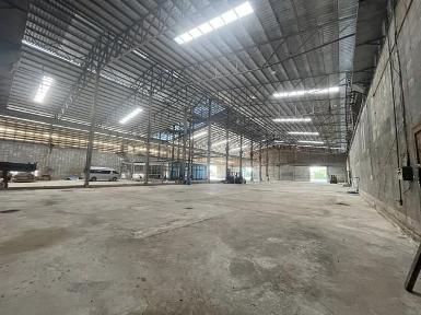 ให้เช่าโกดัง2,640 ตรม พื้นที่สีม่วง ถนนสุพรรณบุรี- บางบัวทอง นนท