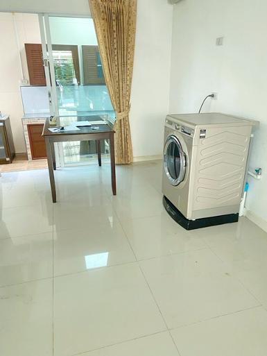 ตลาดประชาอุทิศ 90 800 ม. โลตัส ประชาอุทิศ. ให้เช่าทาวน์โฮม 2 ชั้