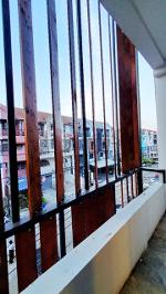 ถ.เสรีไทย79-85 ทาวน์โฮม 4 ชั้น  สวนสยาม นิคมบางชัน 1กม.  รีโนเวทใ