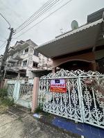 ขายบ้านทาวน์เฮ้าส์ 2 ชั้น แก้ววิลล่า 2 ลาดพร้าว เนื้อที่ 40 ตาราง