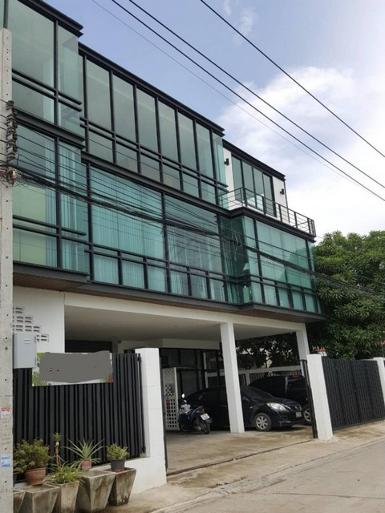 ขายโกดังโรงงานขนาดเล็ก พร้อมอาคารสำนักงาน 3 ชั้น ย่านลาดพร้าว 101