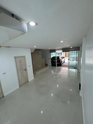 P2024 ขายทาวน์โฮม พร้อมผู้เช่า ลุมพินี ทาวน์ เรสซิเดนซ์ ลาดพร้าว2