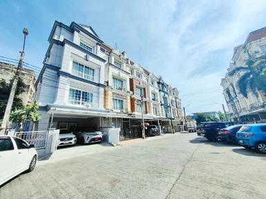 MRT ศรีลาซาล 1.5กม.โฮมออฟฟิศสุดหรู 4 ชั้น หลังมุม ซ.ลาซาล 40-42 