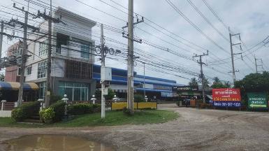 ขายที่ดินพร้อมสิ่งปลูกสร้าง ติดถนนเพชรเกษม อำเภอโพธาราม จังหวัดรา