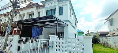 บ้าน หลังมุม 2ชั้น 2นอน ม.กรุงเทพ 900 ม. ฟิวเจอร์ รังสิต 2.75ม.