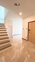 ให้เช่าโฮมออฟฟิศ 3.5 ชั้น นาคนิวาส ลาดพร้าว 71 โชคชัย 4 ใกล้เซ็นท