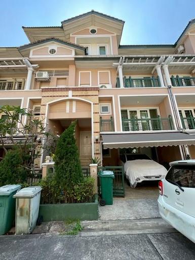 ให้เช่าทาวน์โฮม 4 ชั้น คริสตัล วิลล์ ซอยประดิษฐ์มนูธรรม 19