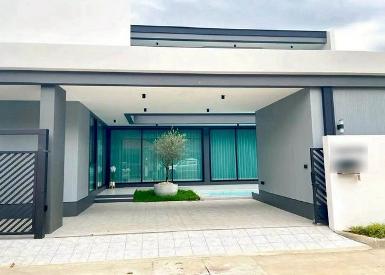 พูลวิลล่าหรู ให้เช่า 80,000 บาท หางดง สไตล์โมเดิร์น พร้อมอยู่