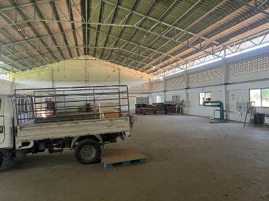 ให้เช่าโรงงานบ้านบึงชลบุรี เนื้อที่ 1,000 ตารางเมตร 