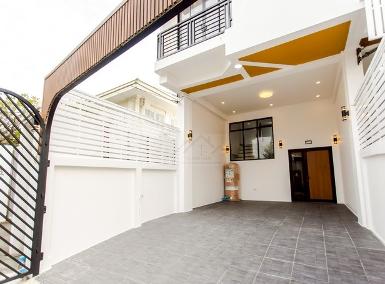 ขายทาวน์โฮม 3 ชั้นย่านเลียบด่วน 4 นอน ประดิษฐ์มนูธรรม 10 รีโนเวทใ