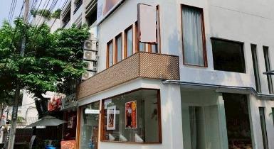 ขายอาคารพาณิชย์ 5 ชั้น 550 ตร.ม. พร้อมลิฟต์ สุขุมวิท 39 ซอยพร้อมศ