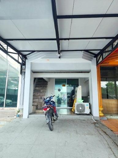 อาคารพาณิชย์ 4ชั้น 20ตร.วา ม.ราชภัฏพระนคร 900ม.BTSวัดพระศรี 300ม