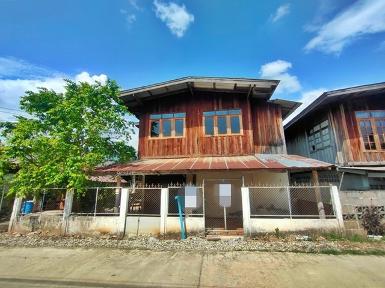 ขายบ้านครึ่งตึกครึ่งไม้ ถนนสายเทิง-เชียงของ อำเภอเทิง เชียงรา