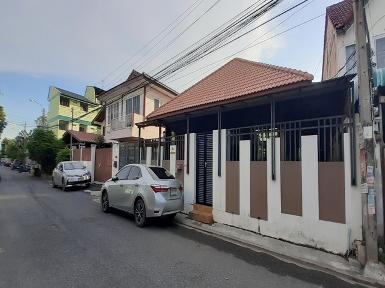 บ้านชั้นเดียว ซอยลาดปลาเค้า72 