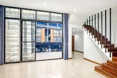 แจ้งวัฒนะ 33-37 MRT เมืองทองธานี MRT ศรีรัช ให้เช่าทาวน์โฮม 3.5 