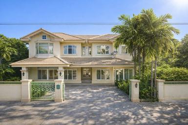 ภัสสร ติดถนนใหญ่ ธัญญะ คลอง 4นอน ฟิวเจอร์พาร์ค รังสิต 3กม. บ้าน 2