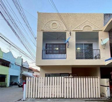 ขาย 2.1 ล้าน ทาวน์โฮม 2 ชั้น ทำเลดี ใกล้ข่วงสิงห์ พร้อมอยู่