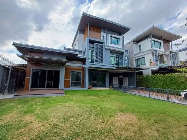 ขายบ้าน 3 ชั้นหลังมุม 128ตรว. นาราสิริ ไฮด์อเวย์ โยธินพัฒนา3 เลีย