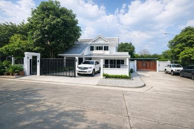 ให้เช่าบ้านเดี่ยว 2 ชั้น หัวมุม 3-4ทะเลสาบ 65ตร.วา MRT สัมมากร 