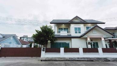 ให้เช่า 55,000 บาท/เดือน พูลวิลล่า 2 ชั้น ป่าแดด #เฟอร์นิเจอร์คร