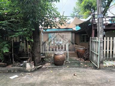 P1898 ขายที่ดิน พร้อมสิ่งปลูกสร้าง เสรีไทย81 ถนนเสรีไทย ซอยสวนสยา