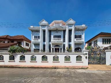 ขายบ้านเดี่ยว 3 ชั้น 215 ตรว. ถนนเสนานิคม 1 ซอย 28 ใกล้ BTS เสนาน