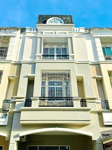 นวมินทร์ แฮปปี้แลนด์ ให้เช่าทาวน์โฮม 3 ชั้น ตลาดอินทรารักษ์ ติดถ.