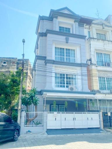 หลังมุม 30 ตร.วาMRT ศรีลาซาล 1.5 กม.ให้เช่าทาวน์โฮมสุดหรู 4 ชั้น 