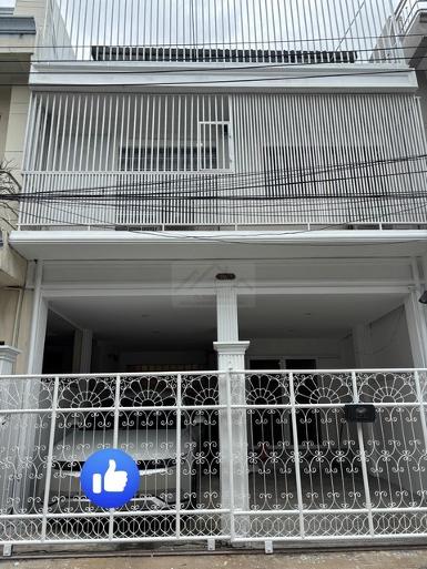 ขายทาวน์เฮาส์ 2 ชั้น 270 ตรม. ซอยสุขุมวิท 89-1 BTS บางจาก 500 เมต