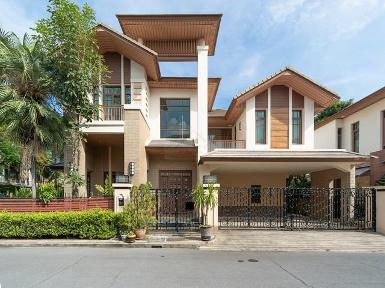 ให้เช่าบ้านเดี่ยว2ชั้น4นอนย่านสุขุมวิทพระโขนงหมู่บ้านแสนสิริสุขุม