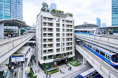 MRTสุขุมวิท โรงแรม114 นอน 114 น้ำ สูง 10 ชั้น 32 ตร.ม.BTS อโศก380