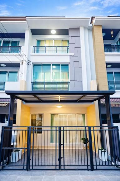 ถ.ลาดกระบัง1-5 อ่อนนุช91 สุขุมวิท ARL ลาดกระบัง ให้เช่าทาวน์เฮาส์